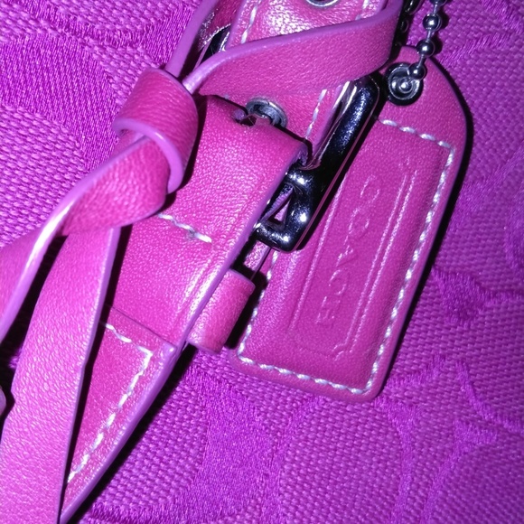 All pink inside and out coach hand bag - Picture 3 of 4